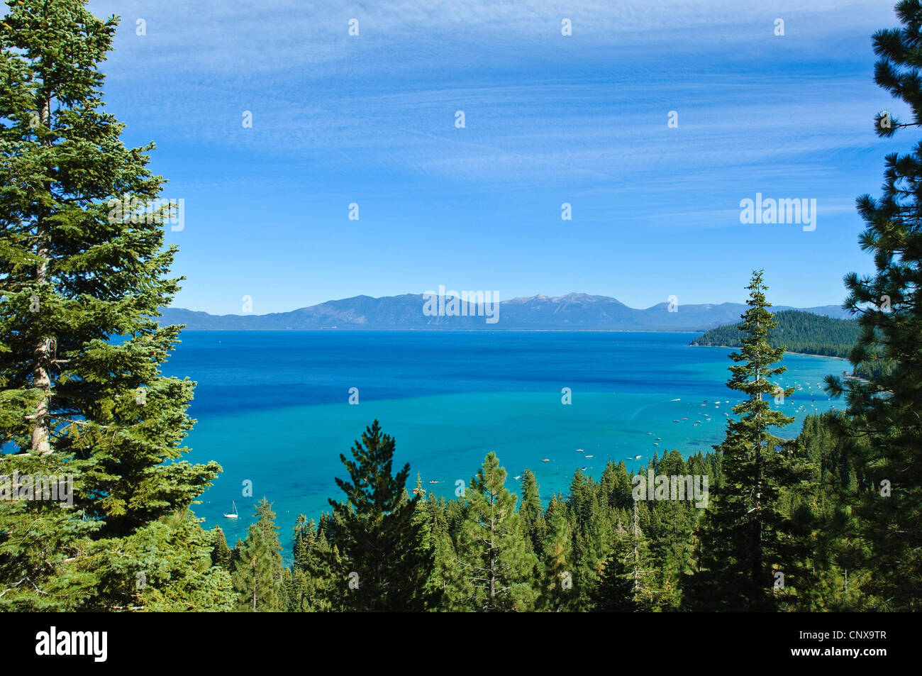 Vista del lago Tahoe, Stati Uniti, California Foto Stock