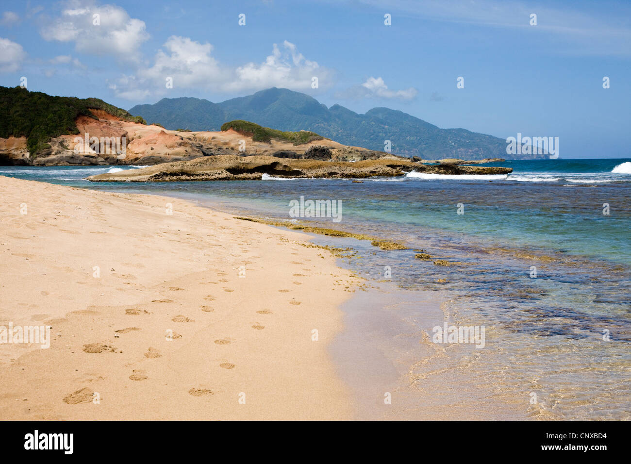 La spiaggia di Pointe Baptiste vicino Callibishie sulla costa nord est di Dominica Foto Stock