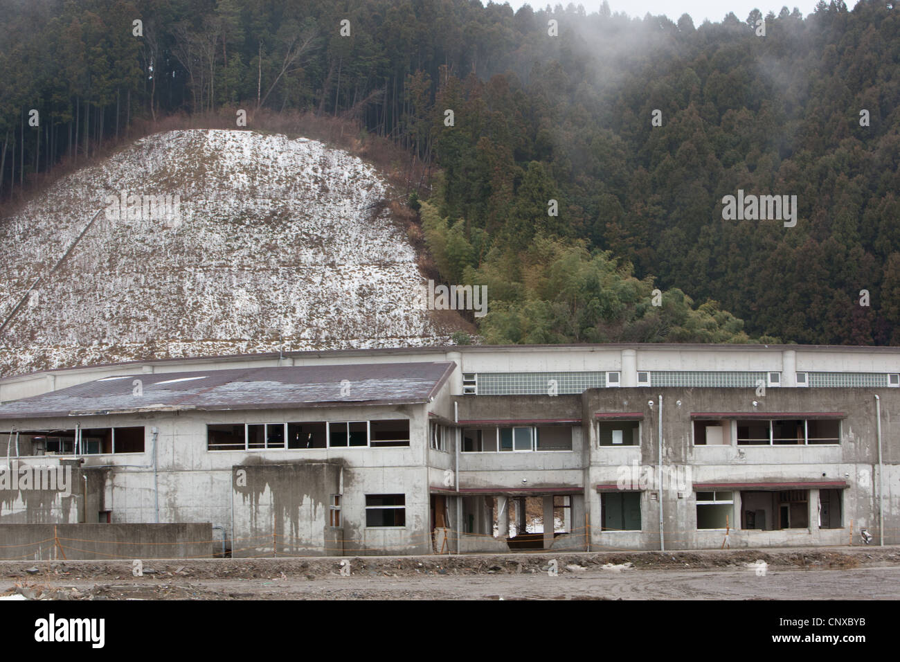 74 Bambini & dieci insegnanti hanno perso la vita a causa del maremoto che ha seguito il terremoto del 11marzo2011, a scuola Okawa, Giappone. Foto Stock