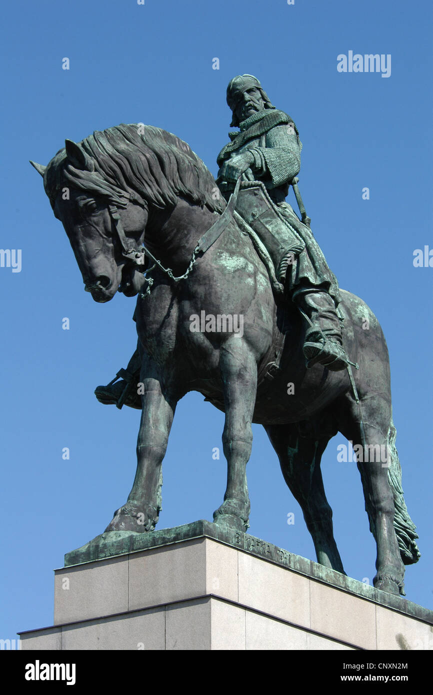 Statua equestre di Jan Zizka da Bohumil Kafka davanti al monumento nazionale di Vitkov a Praga, Repubblica Ceca. Foto Stock
