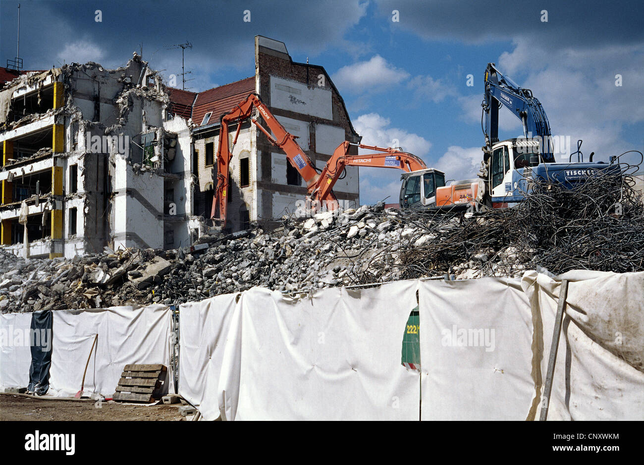 Edifici demoliti dalla Frankonia Eurobau AG per far posto alla nuova Stadtpalais in Behrenstrasse a Berlino. Foto Stock