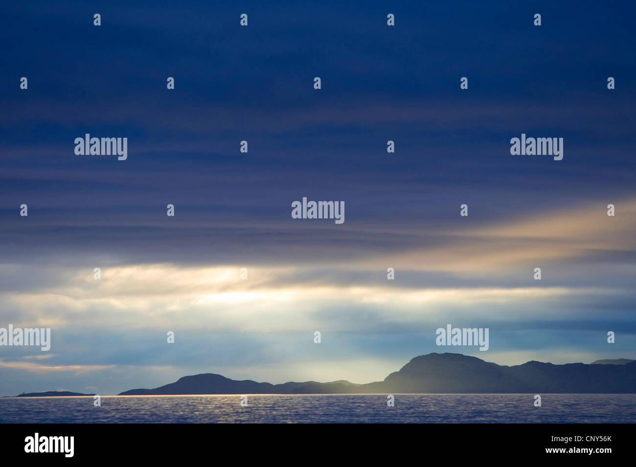 Cielo tempestoso off Arisaig cercando di piccole isole, Regno Unito, Scozia Foto Stock