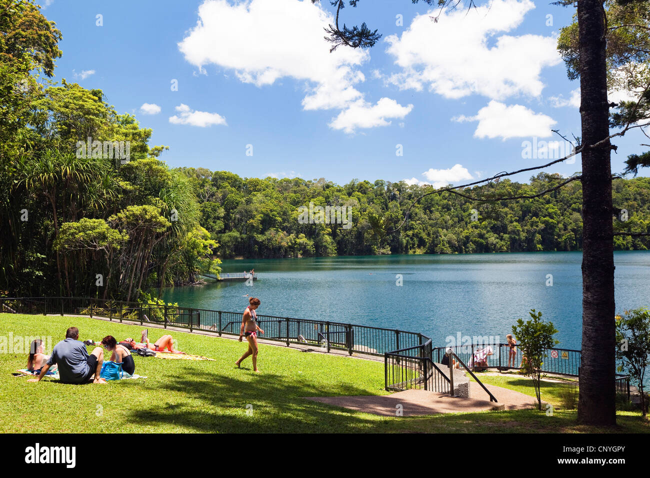 Lago Eacham, Australia, Queensland, altopiano di Atherton, laghi cratere Parco Nazionale Foto Stock