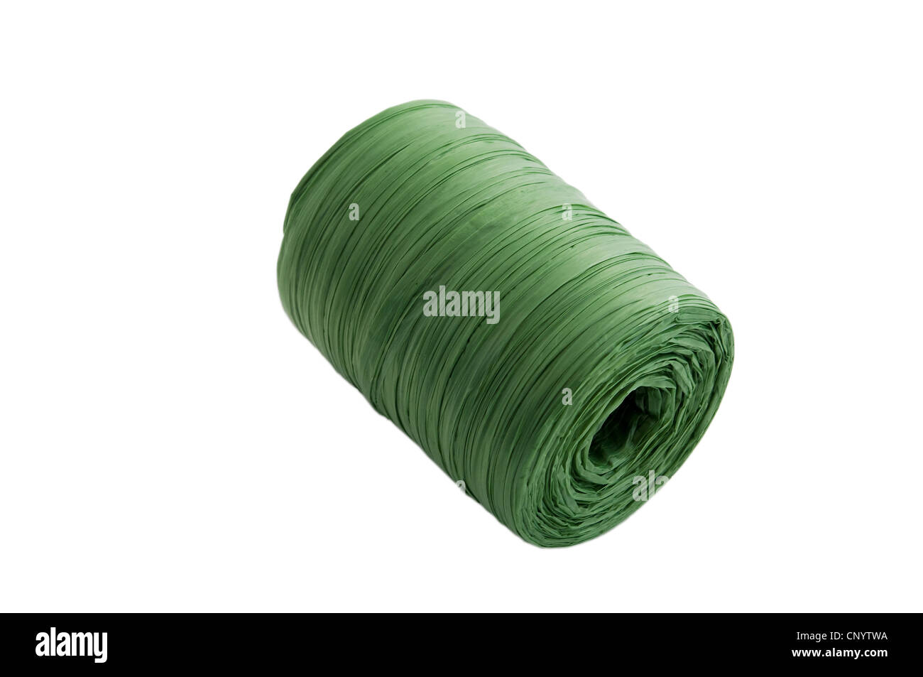 Rafia sintetica isolata su uno sfondo bianco Foto Stock