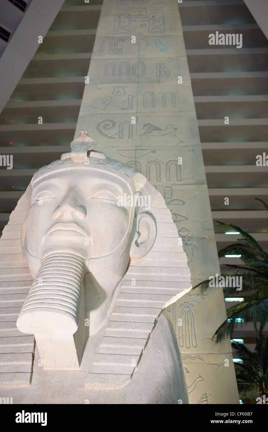 Sphinx statua dentro il Luxor Hotel and Casino Las Vegas Foto Stock