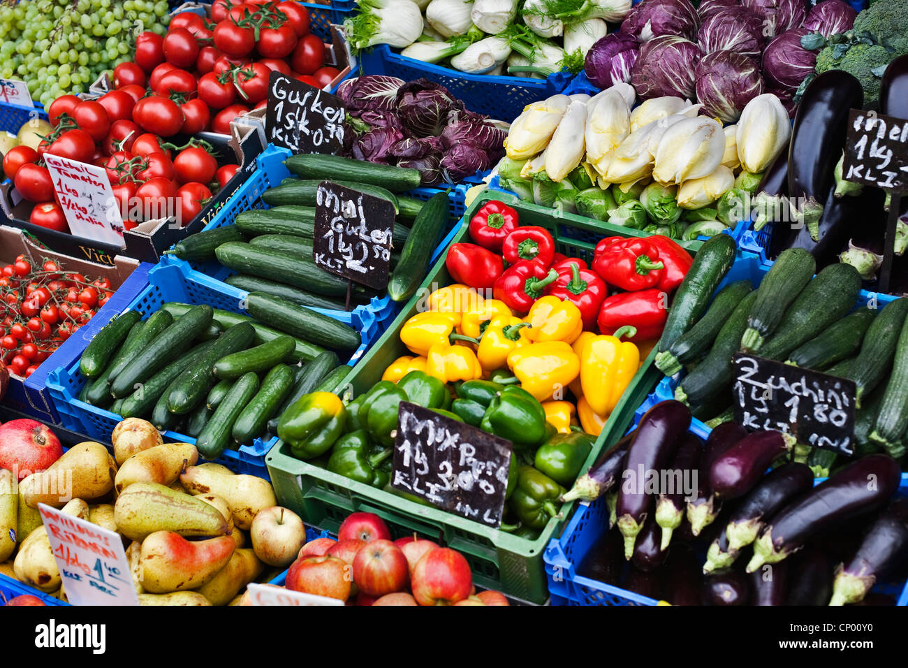 Mercato di frutta e verdura del mercato Naschmarkt di Vienna in Austria, Vienna Foto Stock