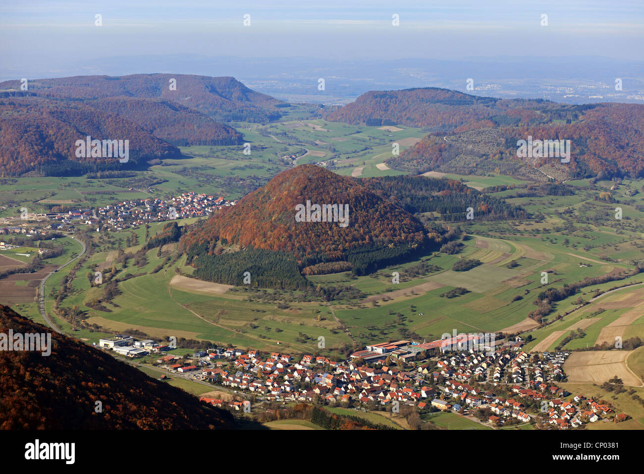 Hausen an der Fils sulla destra, vista verso sud-ovest, Germania Baden-Wuerttemberg, Svevo Foto Stock