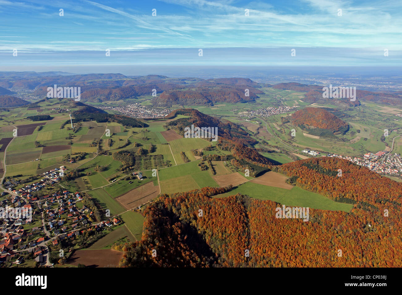 Aufhausen sulla sinistra, vista verso sud-ovest, Germania Baden-Wuerttemberg, Svevo Foto Stock