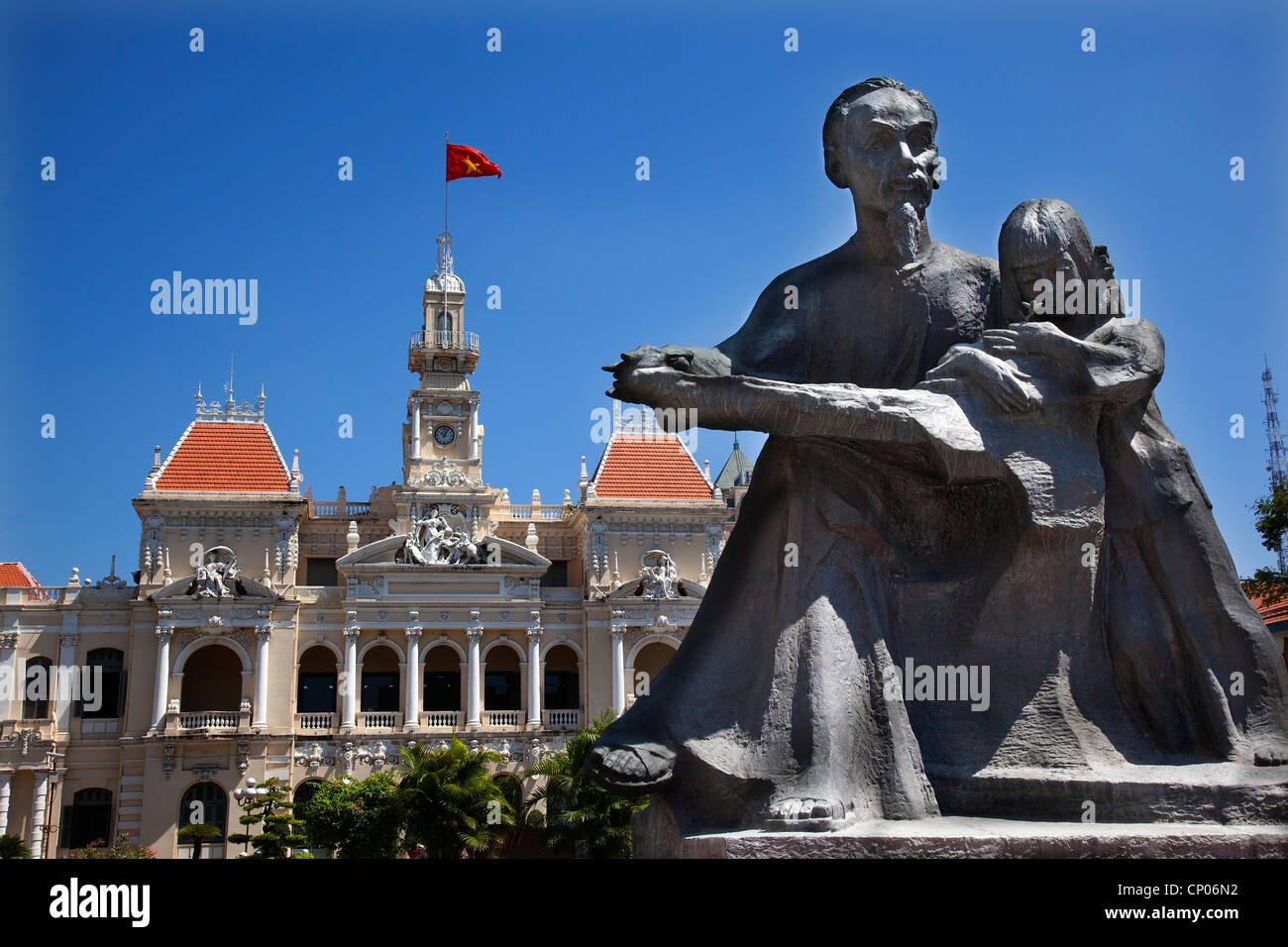 Ho Chi Minh statua, del popolo edificio del Comitato Saigon Vietnam Foto Stock