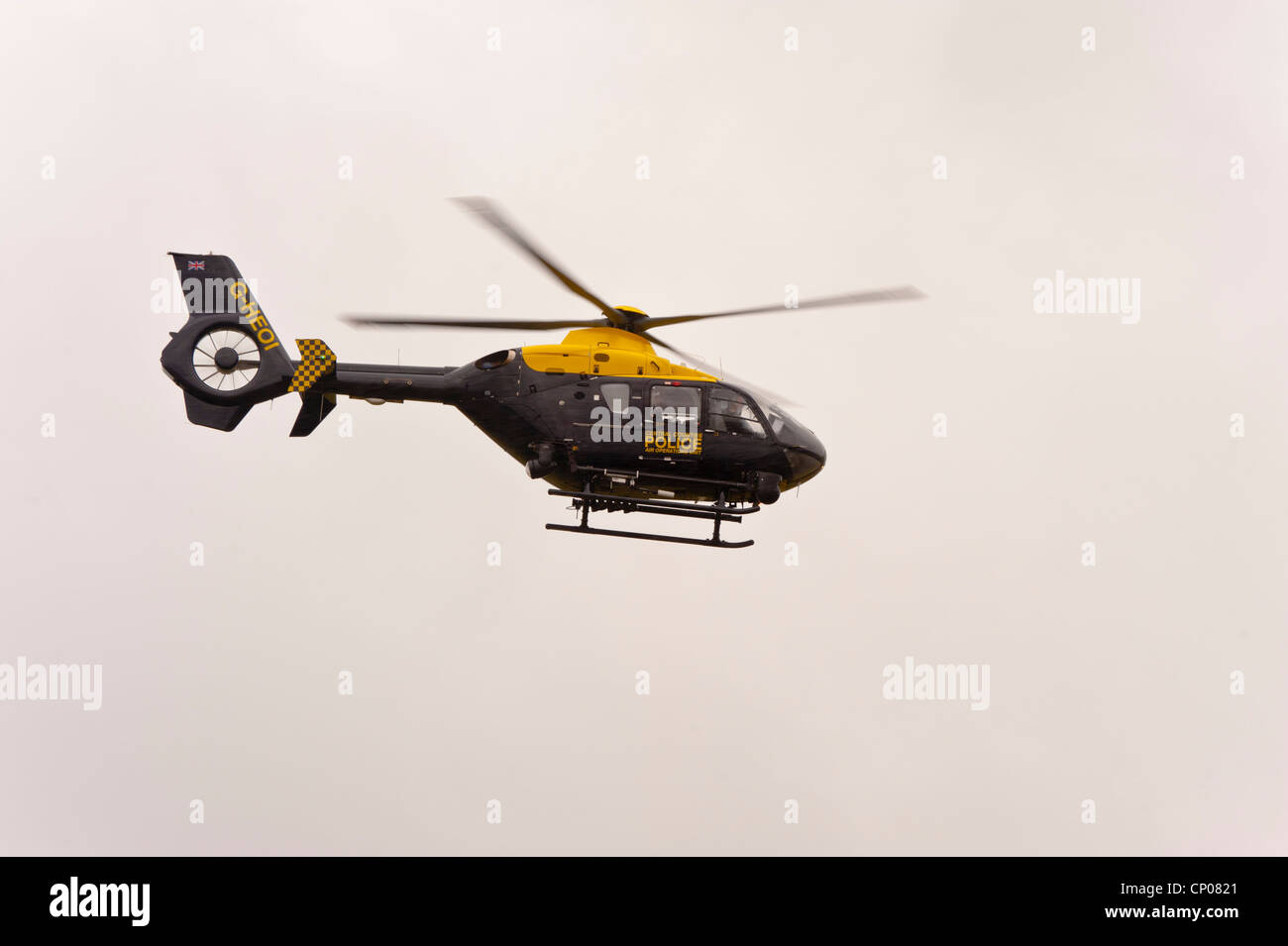 Elicottero della polizia G-HE01 contee centrali di polizia operazioni aria piove unità Foto Stock