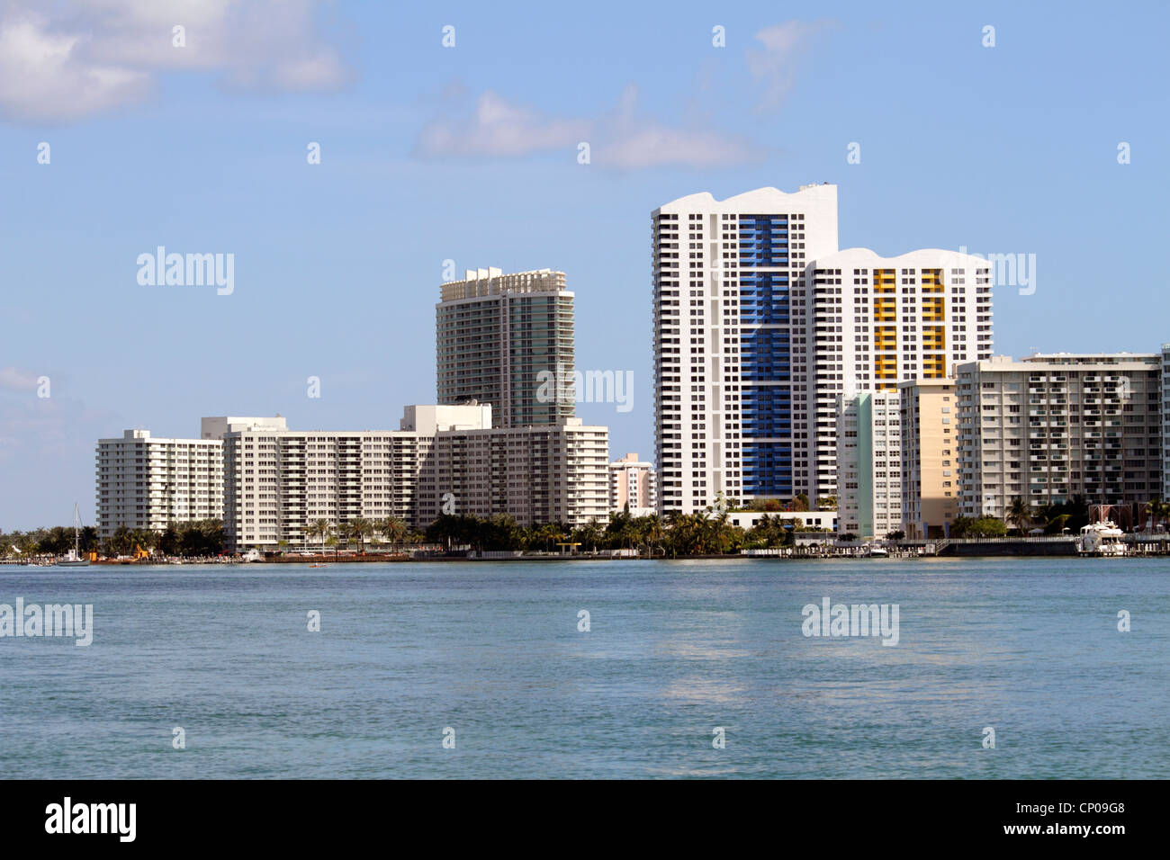 Miami Florida,Biscayne Bay,West Avenue Waterfront High Rise,condomini, skyline della città,acqua,FL120331298 Foto Stock