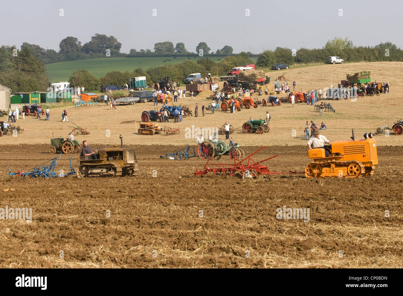 Vintage macchinario agricolo in un fine settimana di lavoro Foto Stock