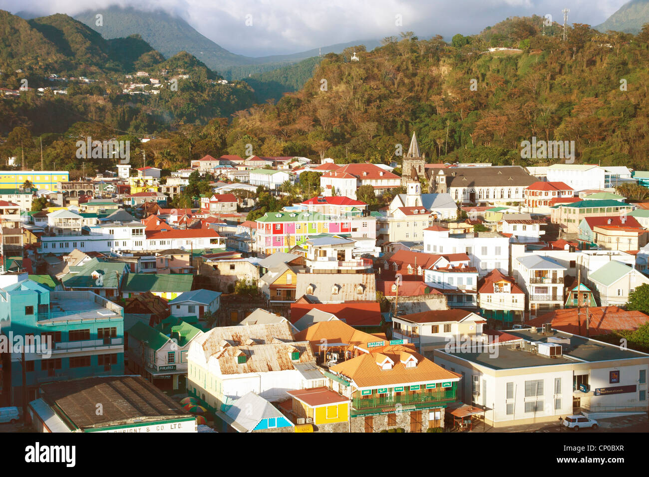 Gli edifici colorati in Campidoglio della Dominica Foto Stock