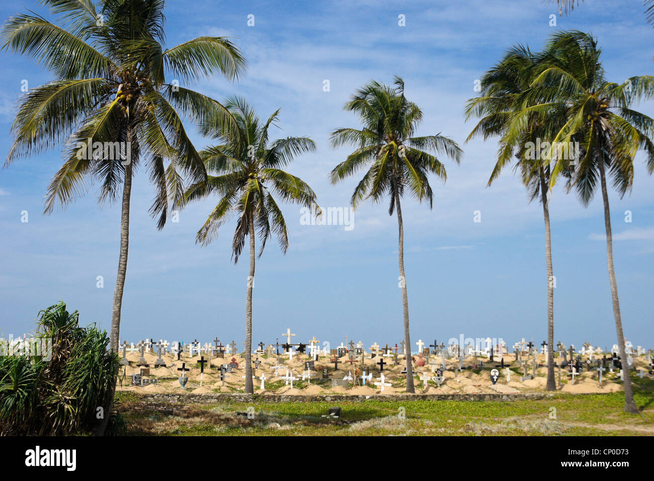 Di pescatori del cimitero sulla spiaggia vicino Negombo, Sri Lanka Foto Stock