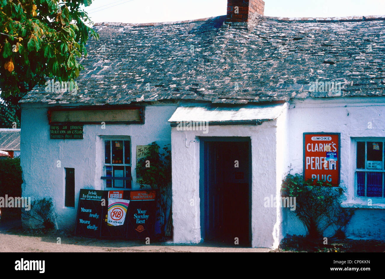 Un ufficio postale di una zona rurale in villaggio SALTMILLS Wexford in Irlanda Foto Stock