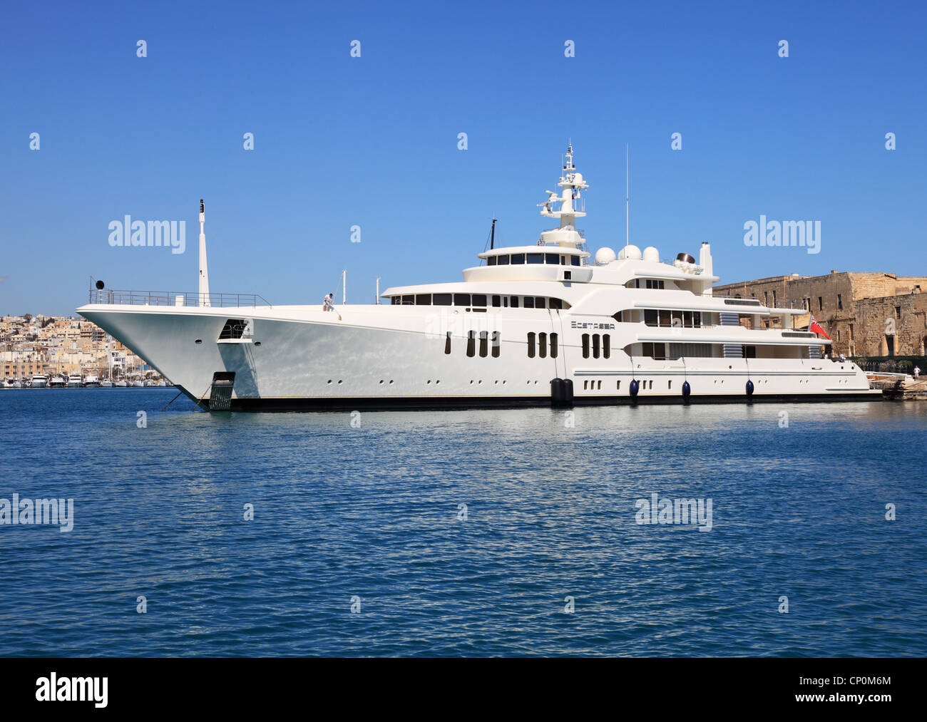 Luxury Yacht Feadship Ecstasea, il porto di La Valletta, Malta, il sud dell'Europa. Foto Stock