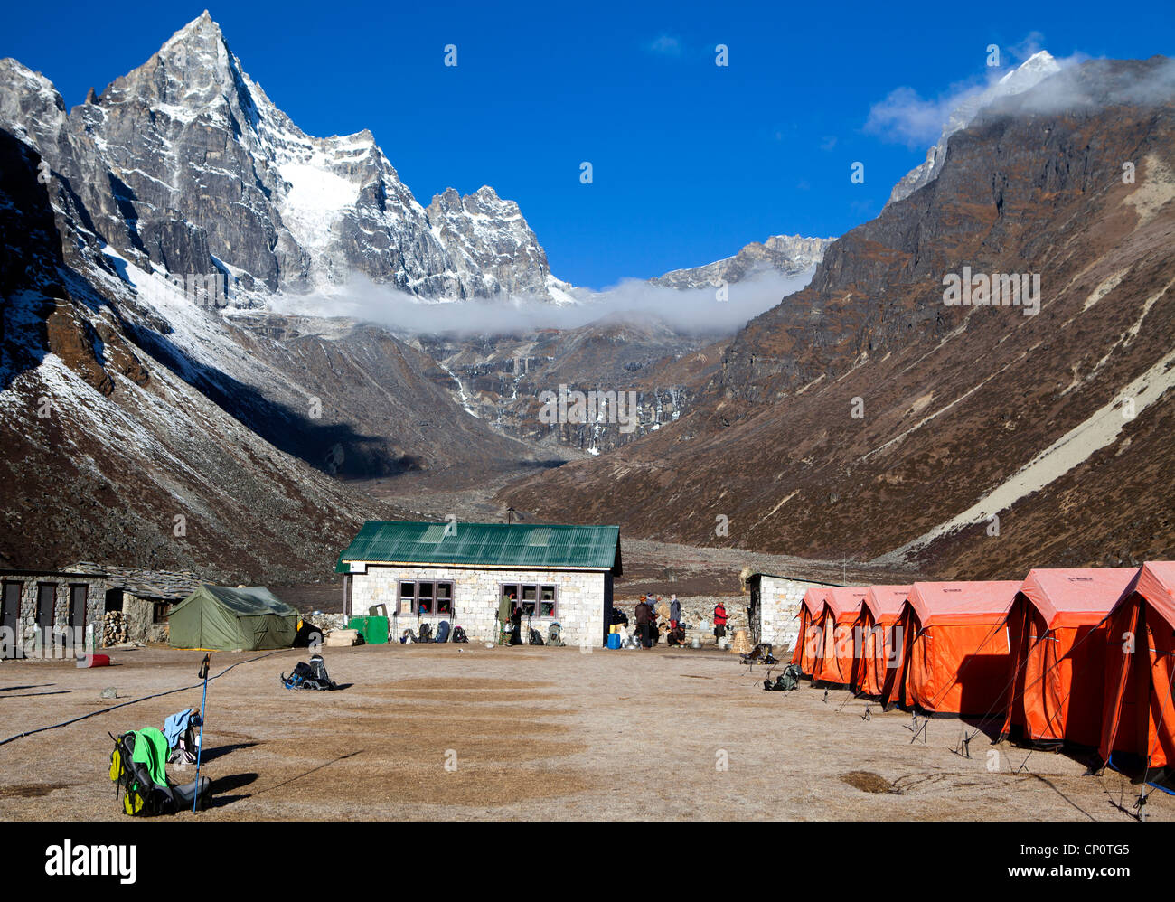 Trekking lodge nel villaggio di Machhermo, sul sentiero di Gokyo Ri Foto Stock