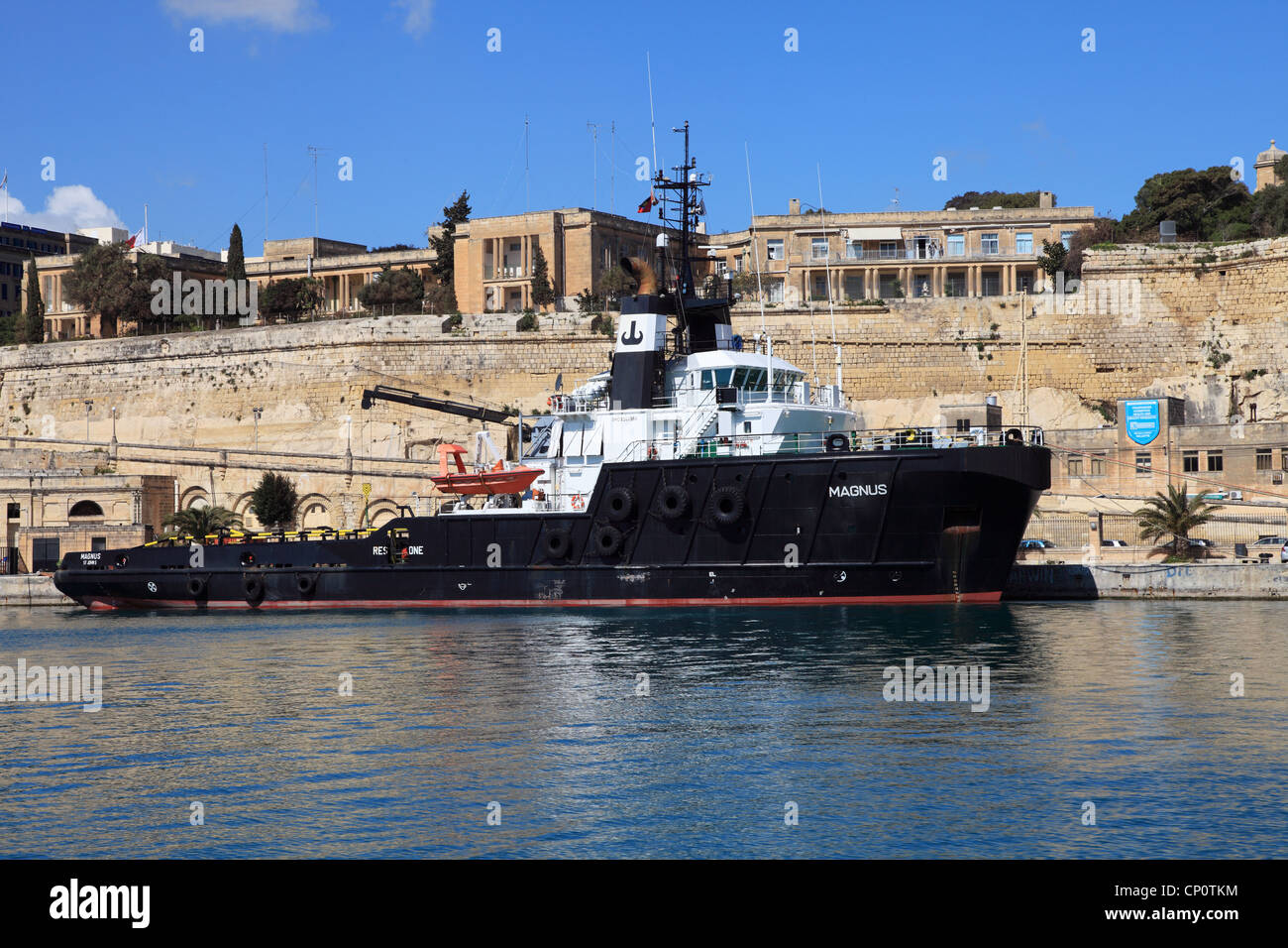 Deep sea tug Magnus nel porto di La Valletta, Malta, il sud dell'Europa. Foto Stock