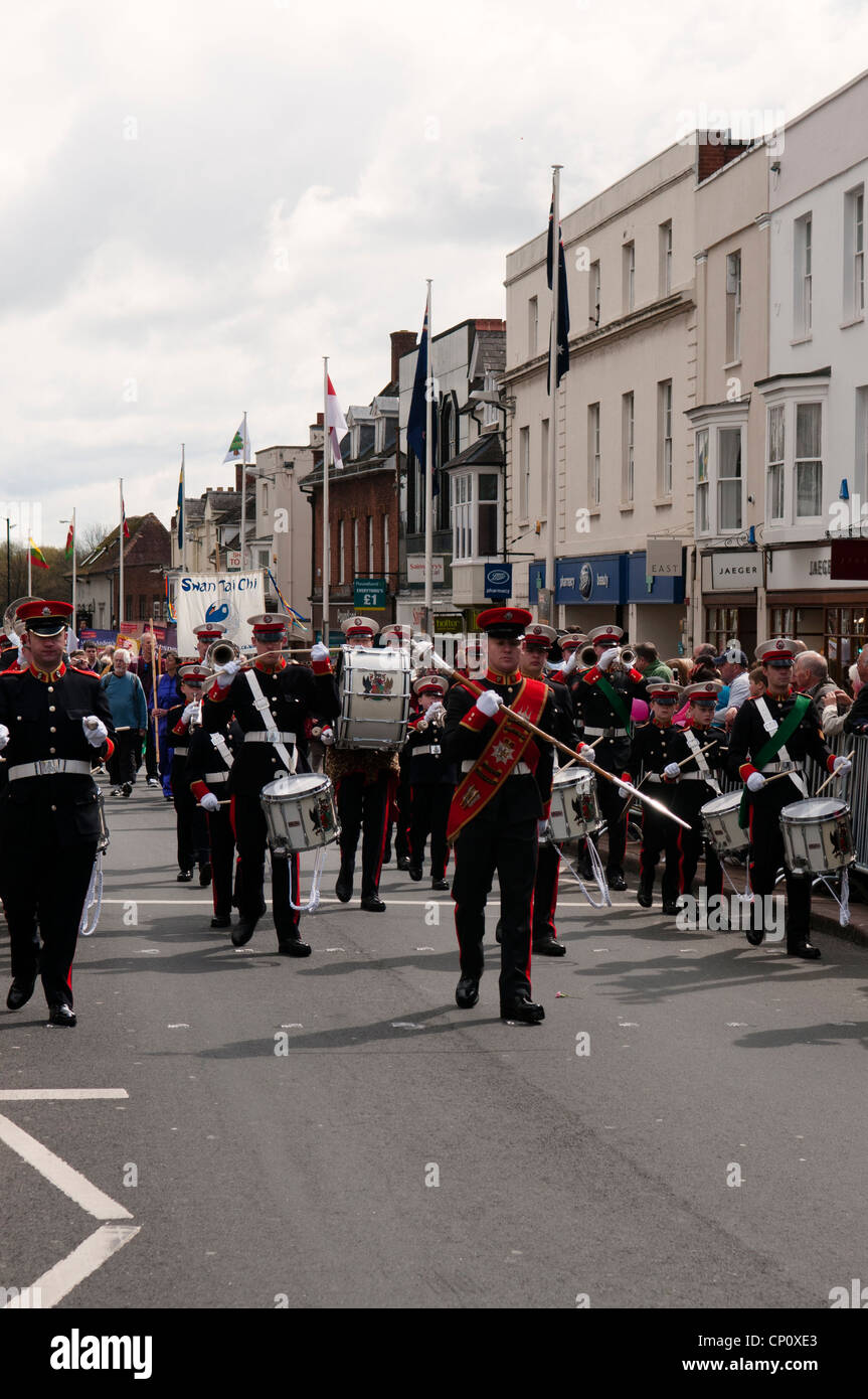 Città di Coventry Corps dei tamburi prendendo parte alla William Shakespeare processione di compleanno Foto Stock