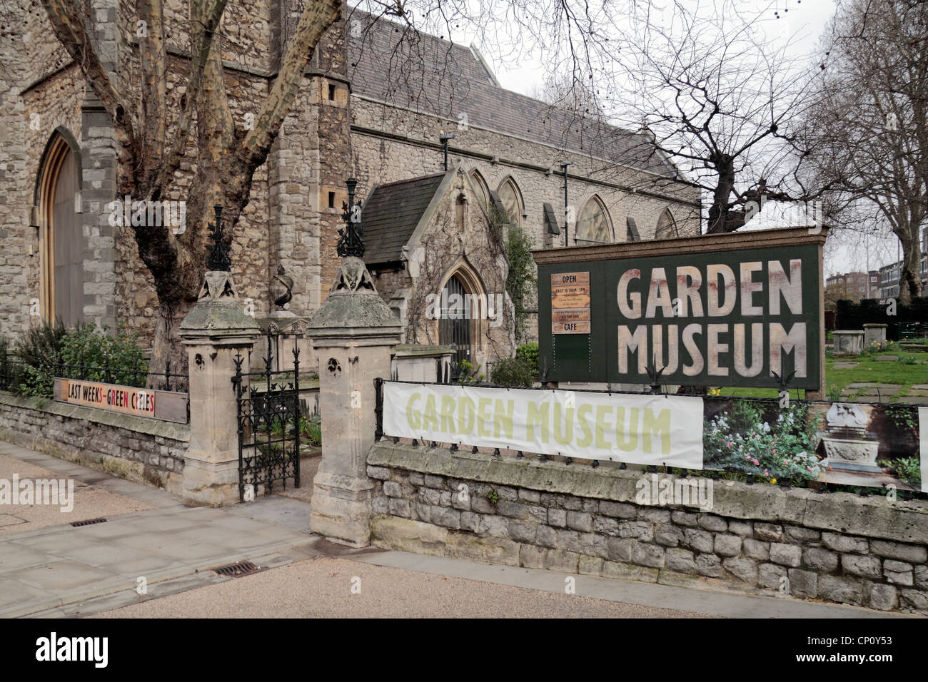 Vista esterna del giardino Museo a Lambeth Palace Road, Londra, Regno Unito. Foto Stock