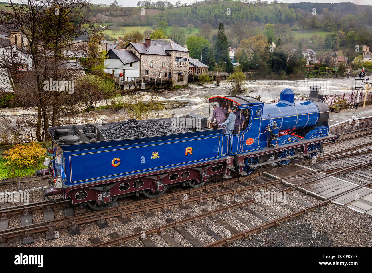 Llangollen Railway ex ferrovia Caledonian 812 Classe 0-6-0 n. 828 a LLangollen stazione. Foto Stock