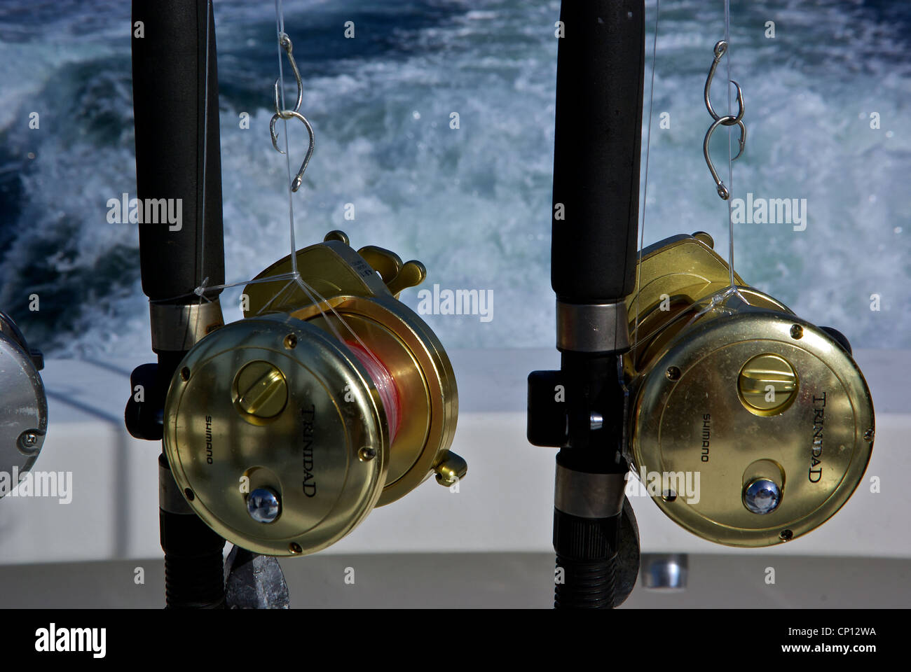 Deepsea Shimano Trinidad per impieghi pesanti mulinelli da pesca aste pesi ganci del cerchio Foto Stock
