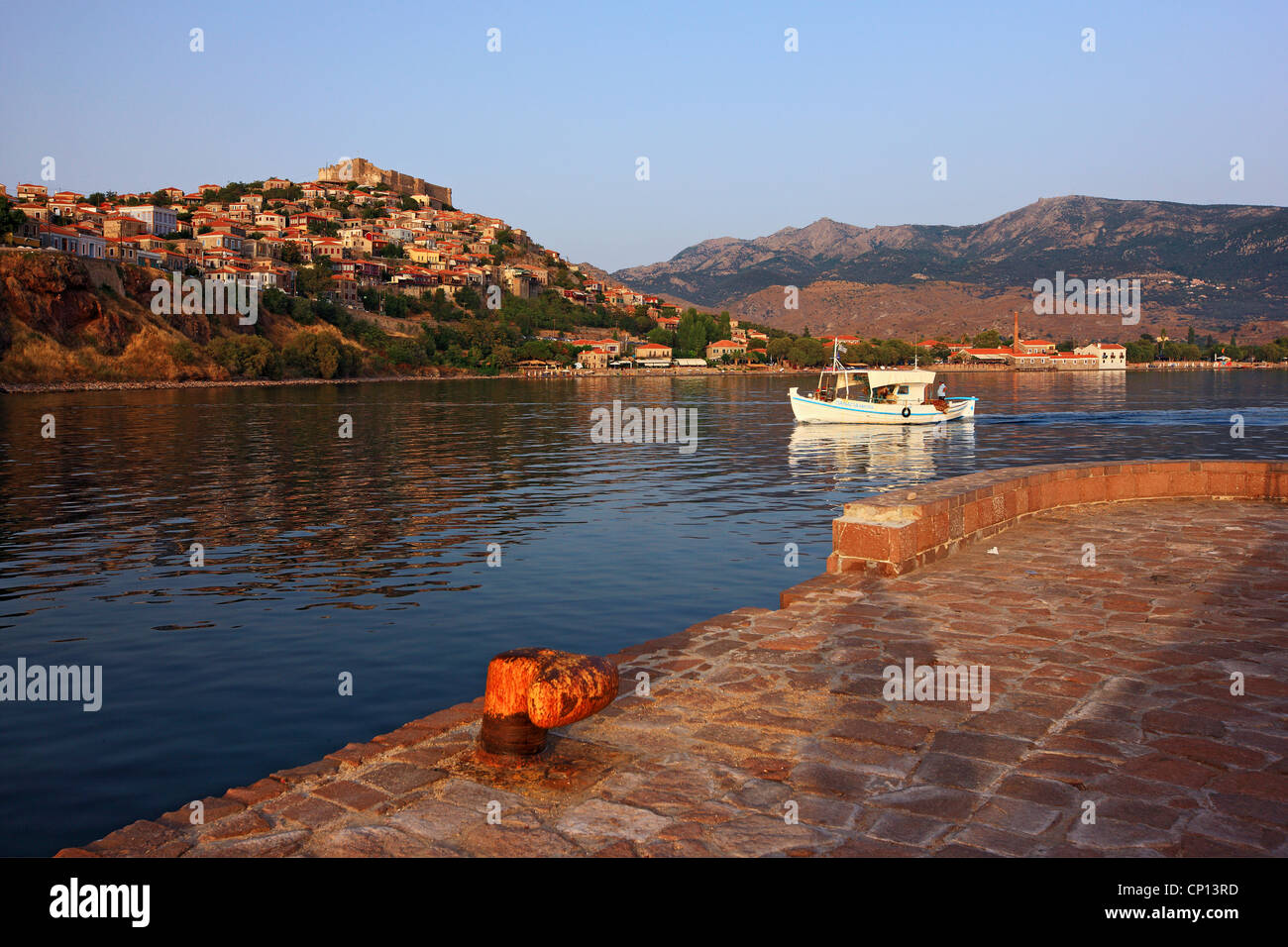 Molivos town in Lesvos island, Egeo settentrionale, Grecia Foto Stock