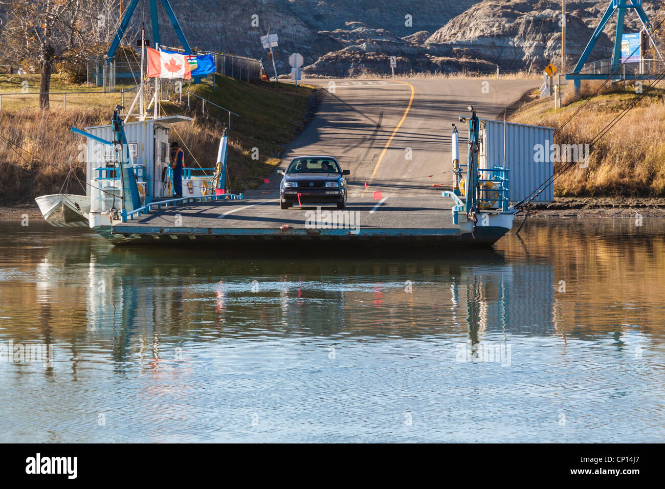 Cavo canadese ferry a Red Deer Attraversamento di fiume nel Canadian Badlands nel sud Alberta, Canada. Foto Stock