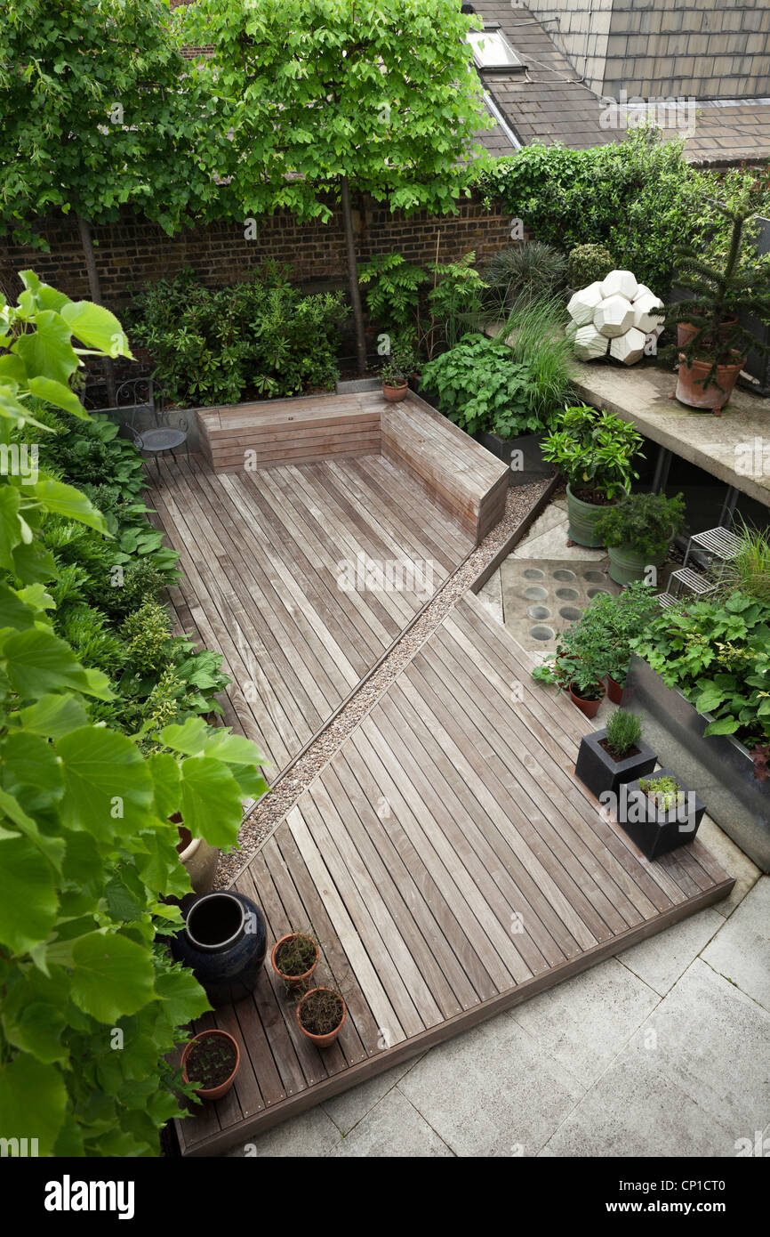 A forma di L, terrazza giardino di Alan e Christine Jackson's appartamento in Farringdon, Londra. Foto Stock