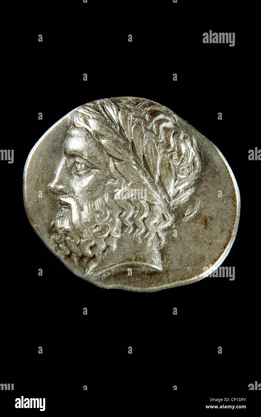 Soldi / finanza, monete, mondo antico, Stater, testa di Zeus, argento, Elis, Olimpia, metà del IV secolo AC, Museo Kestner, Hannover, storico, Grecia, greco, mentage, Dio, dei, divinità, ritratto, profilo, faccia laterale, barba, religione, corona d'alloro, religione, sport, Giochi Olimpici, numismatica, mondo antico, libertà-non disponibili-ulteriori Foto Stock
