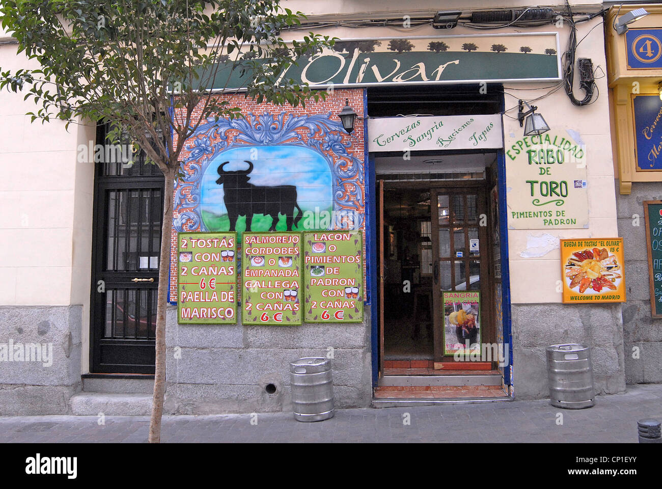 Taberna El Olivar tavern pub bar Madrid Spagna Foto Stock