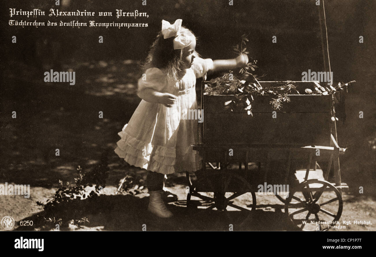 Alexandrine Irene, 7.4.1915 - 2.10.1980, Principessa di Prussia, da bambina, cartolina, W. Niederastroth, Potsdam, 1918, Foto Stock