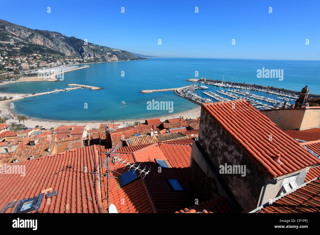 Panoramica della città costiera di Mentone sulla Costa Azzurra Foto Stock