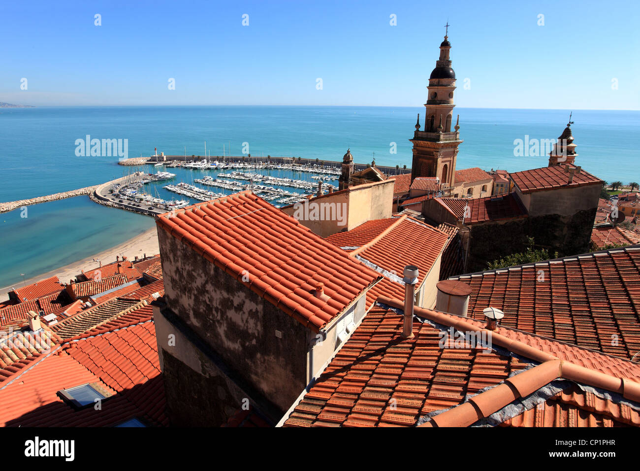 Panoramica della città costiera di Mentone sulla Costa Azzurra Foto Stock