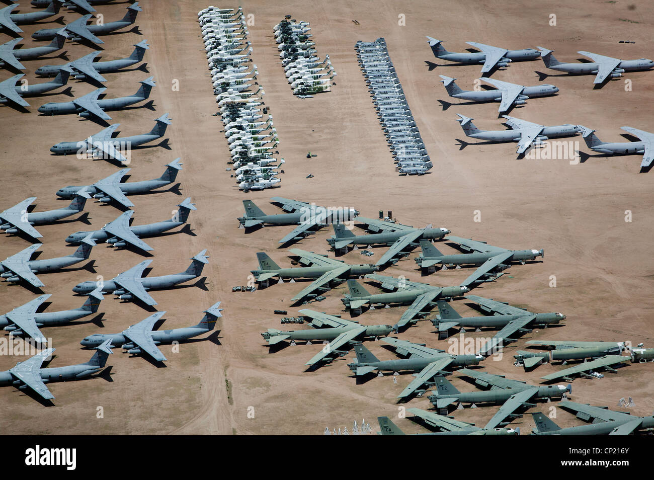 Vista aerea al di sopra di aerei militari cimitero Tucson in Arizona Davis Monthan Air Force Base Foto Stock