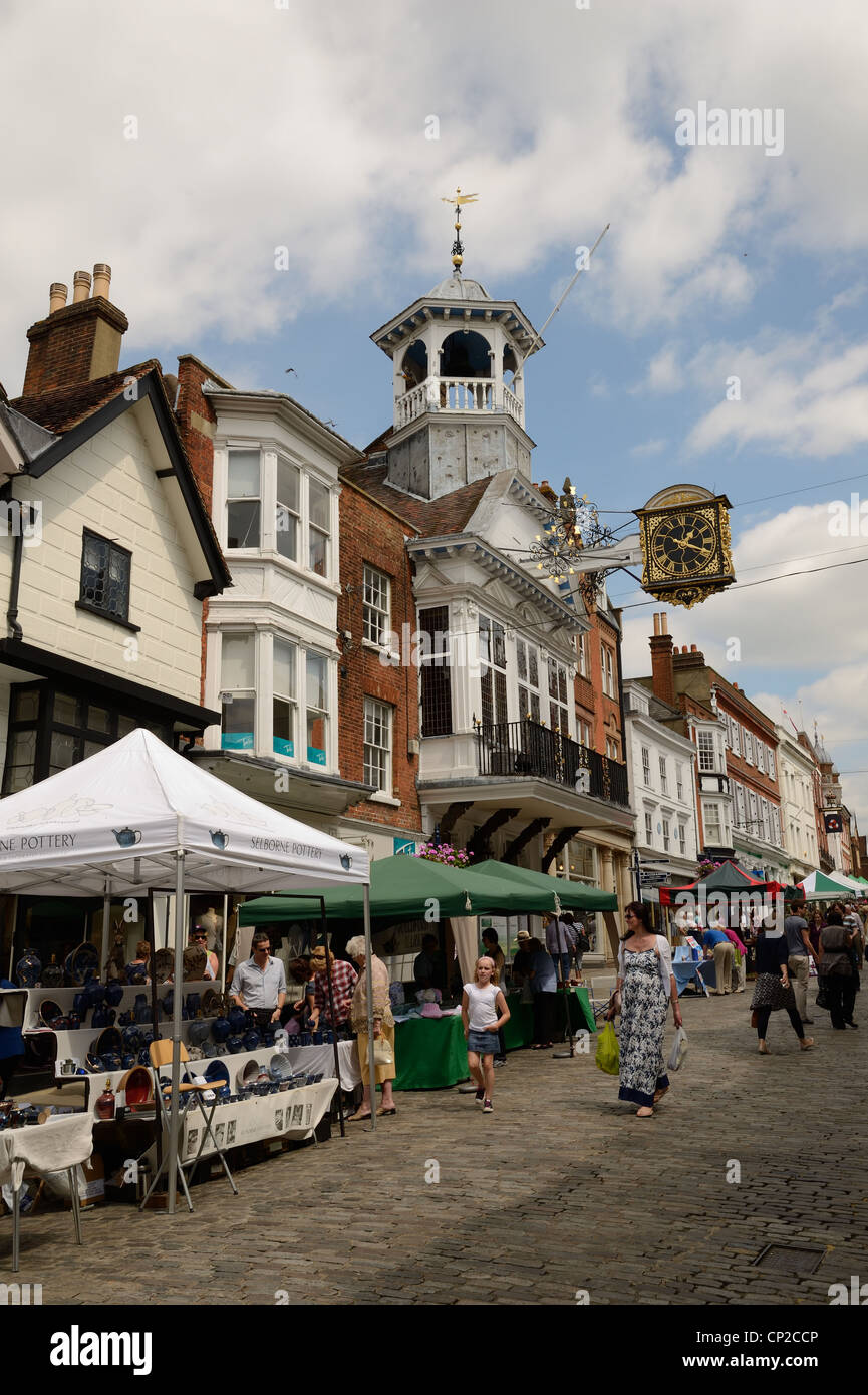 Mercato in Guildford High Street, Surrey, Inghilterra Foto Stock