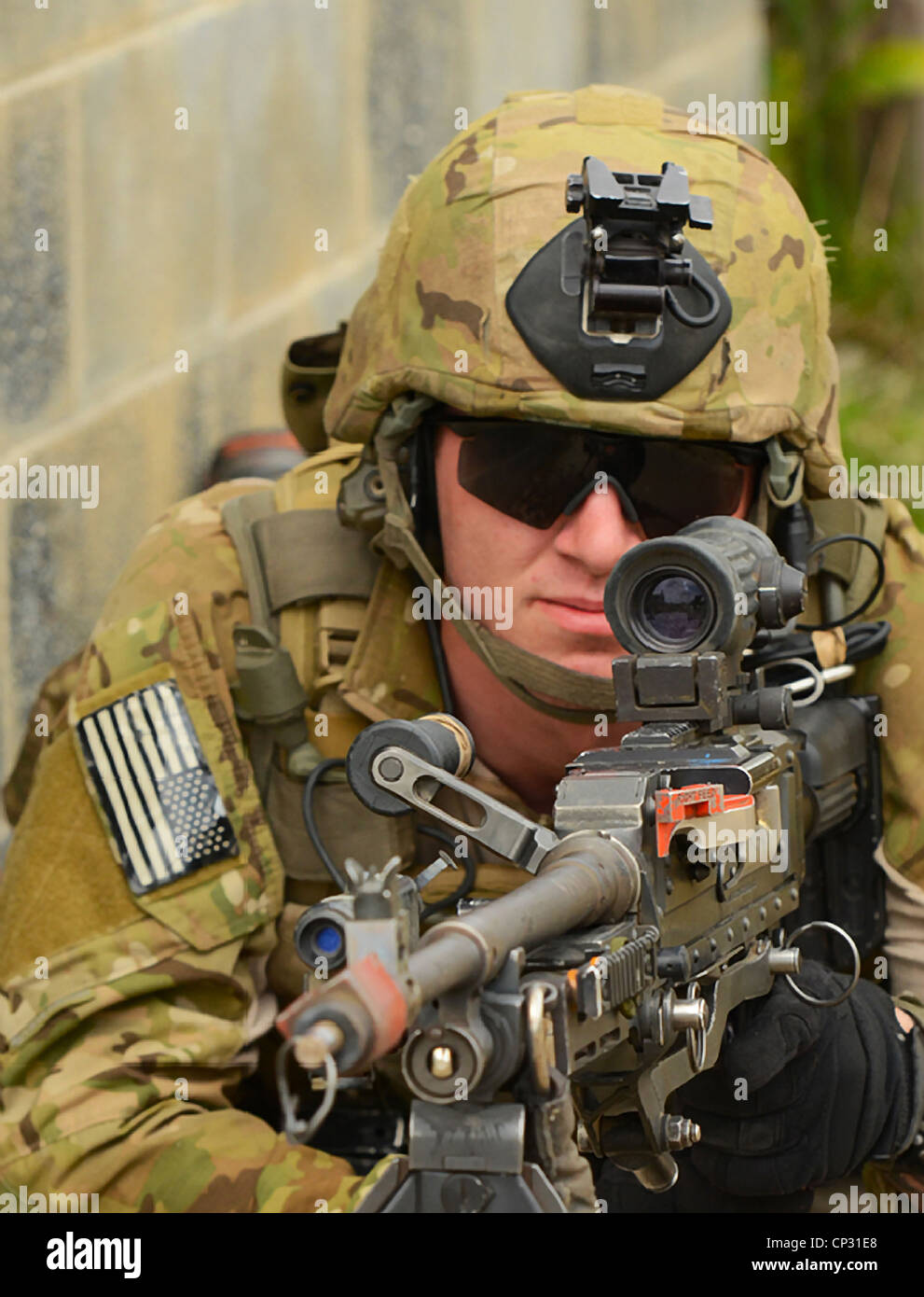 Noi forze per le operazioni speciali durante una messa in scena firefight dimostrando la gamma della US Army Special Operations funzionalità Aprile 19, 2012 a Fort Bragg, N.C. Foto Stock