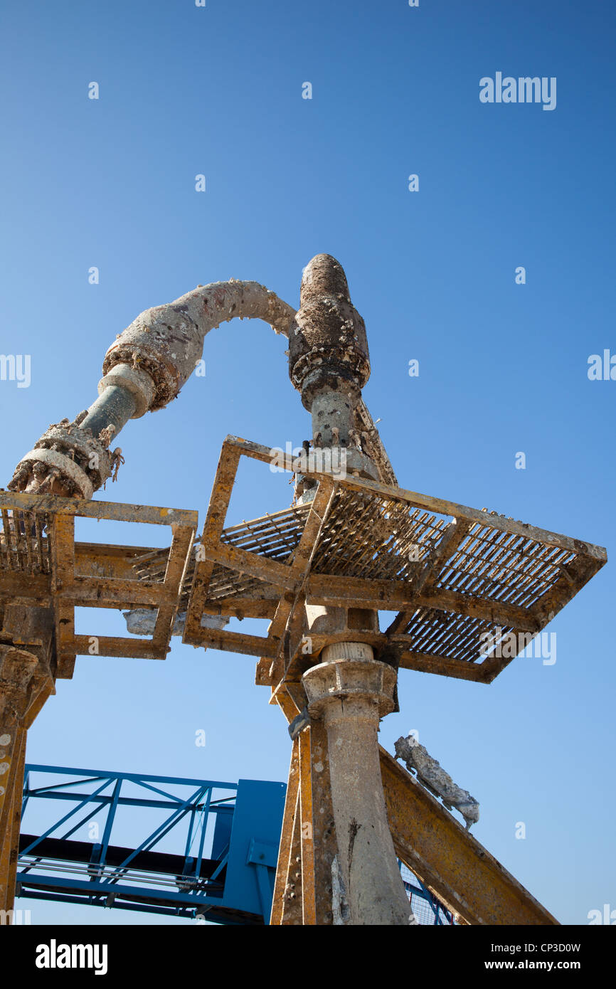 Demolito industria petrolifera attrezzature di banchina Montrose Scozia UK Foto Stock