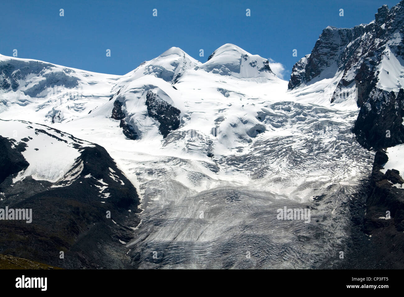 Castore e Polluce, 4000m di montagna nelle Alpi svizzere, salire al di  sopra del ghiacciaio Schwarze Foto stock - Alamy