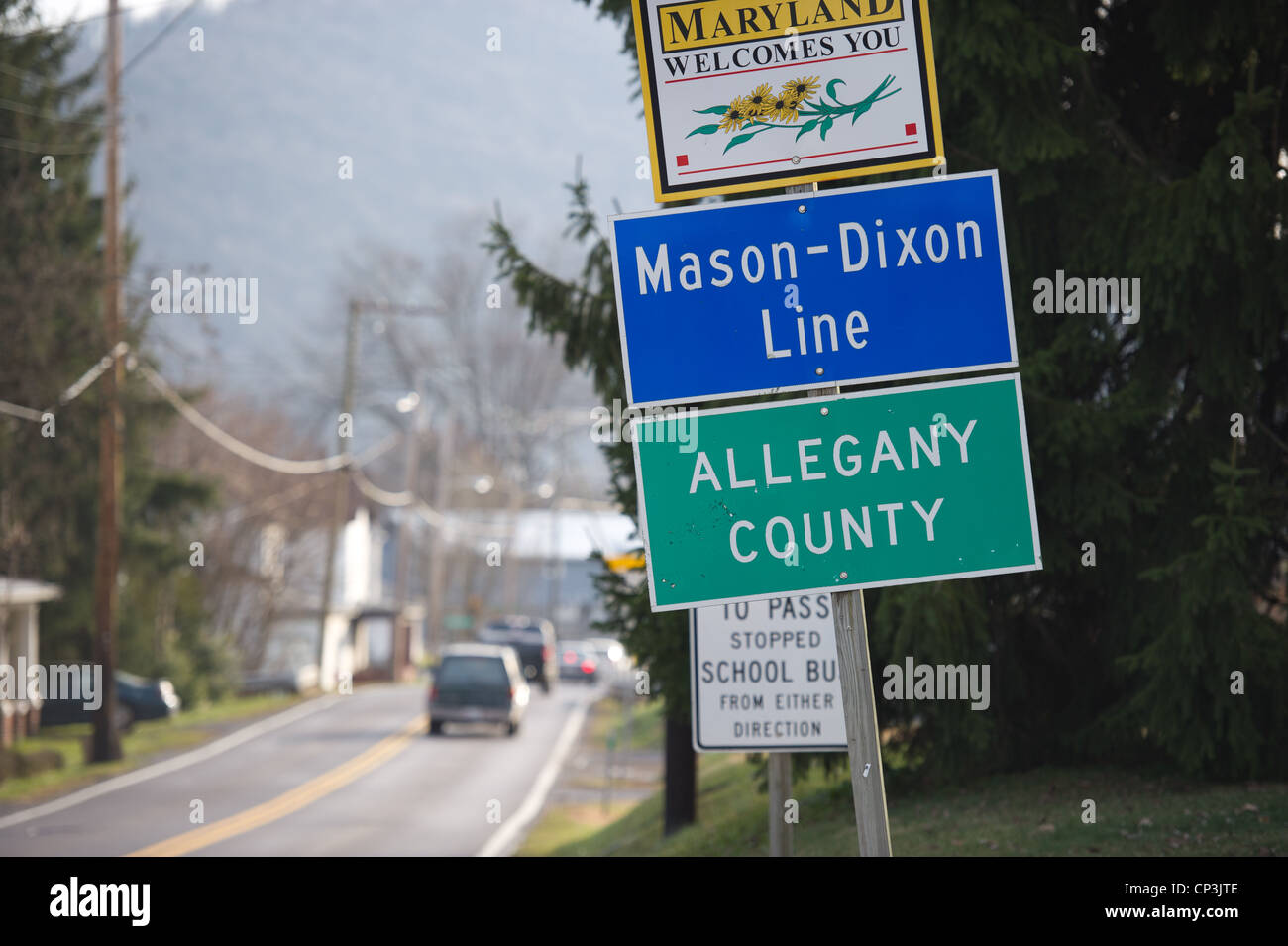Segni a Mason Dixon line accoglie i viaggiatori di Maryland. Foto Stock