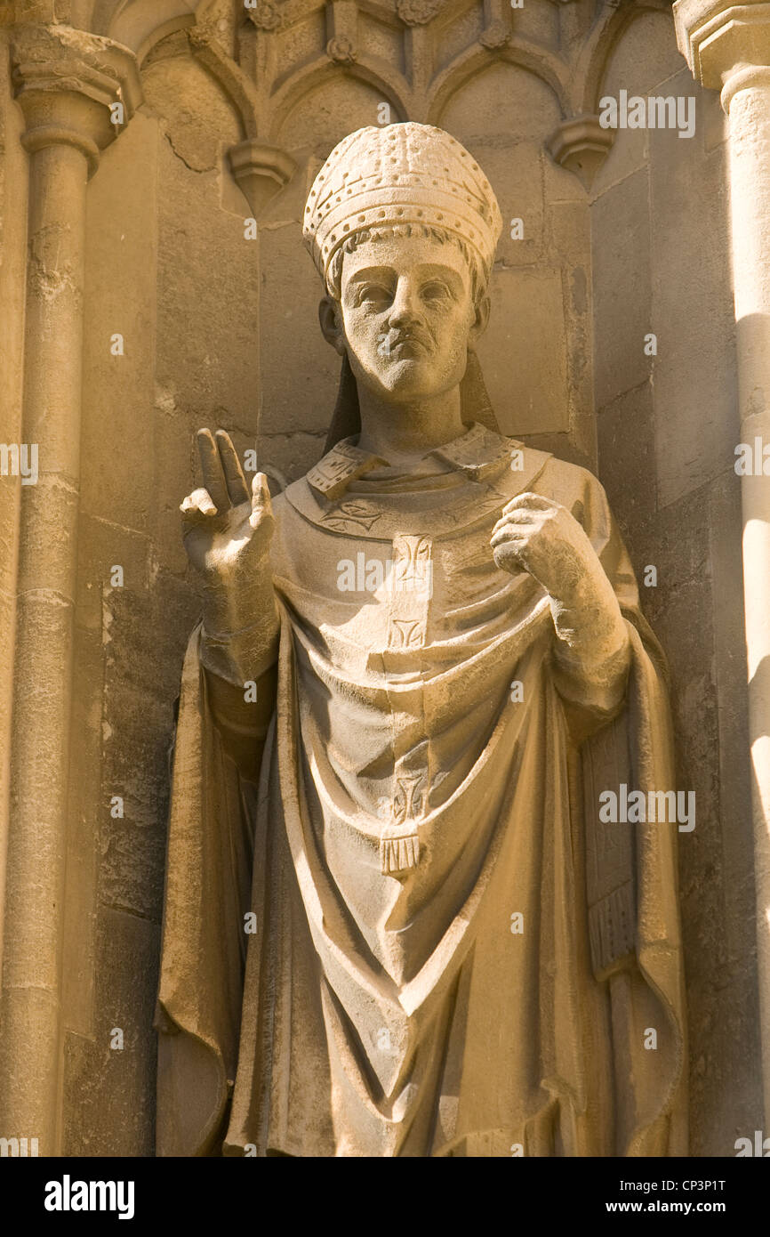 Statua, Cattedrale di Canterbury, Canterbury, nel Kent, England, Regno Unito Foto Stock