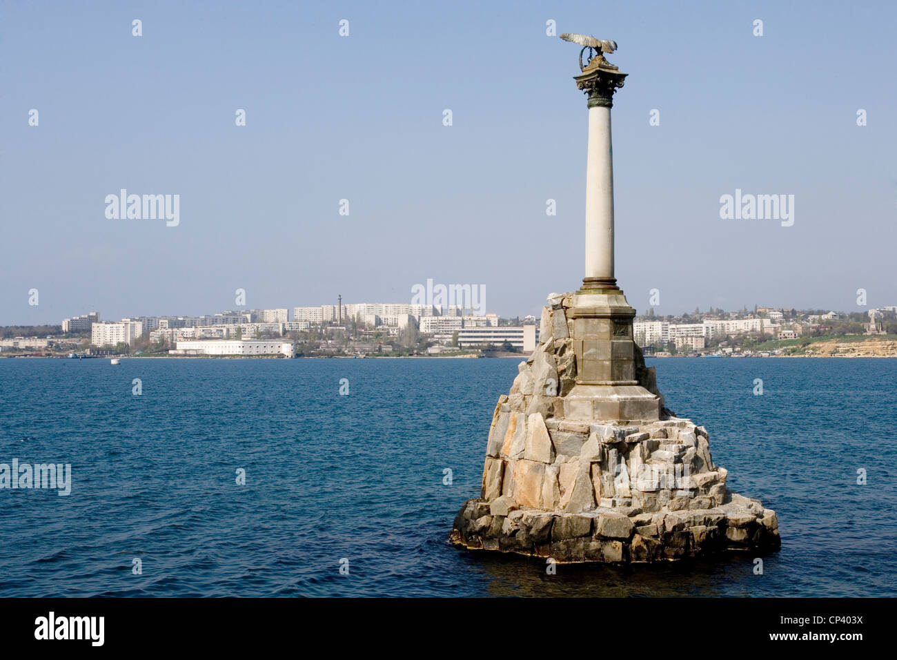 Ucraina - Crimea - Sebastopoli. Memoriali alle imbarcazioni affondate durante l'assedio della città (1854-55) durante la guerra in Crimea Foto Stock