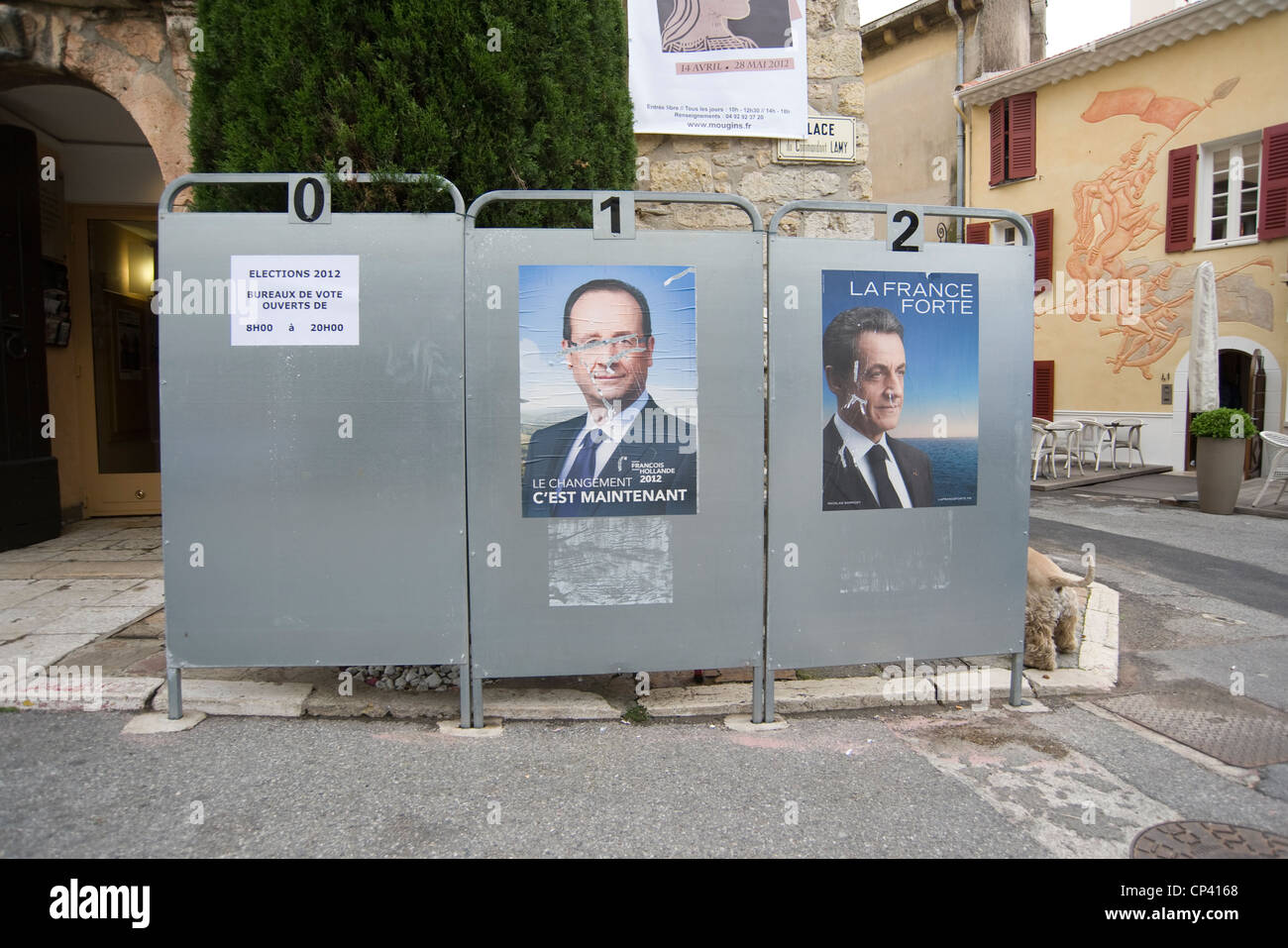 Mougins, Francia, 1 maggio 2012 Francia elegge un presidente. Un seggio in Mougins un villaggio vicino a Nizza Foto Stock
