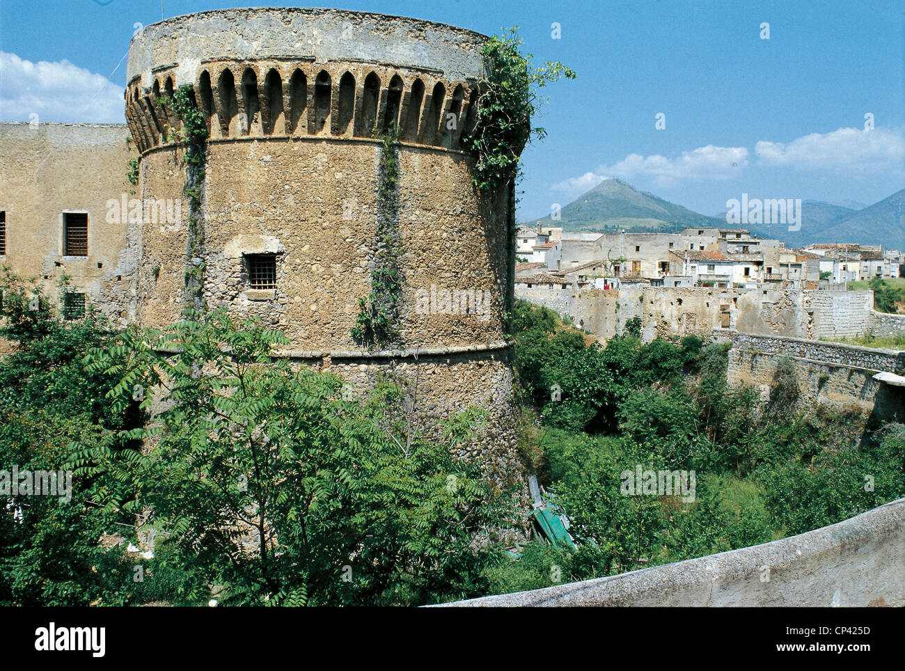 Calabria - Castrovillari (Cs). Il Castello Aragonese Foto stock - Alamy