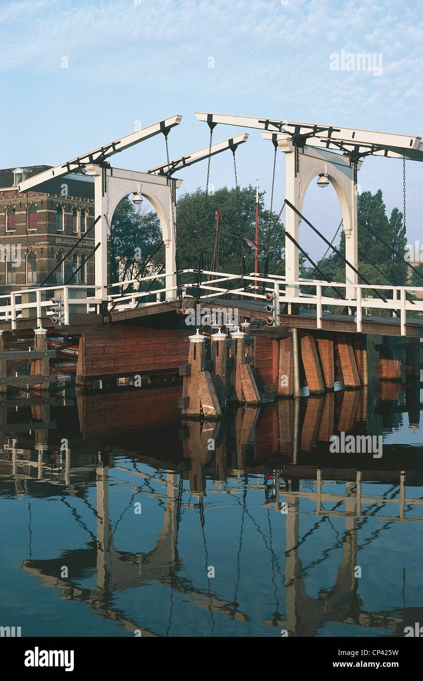 Paesi Bassi - Olanda meridionale - Leiden (Leida). Il ponte levatoio. Foto Stock