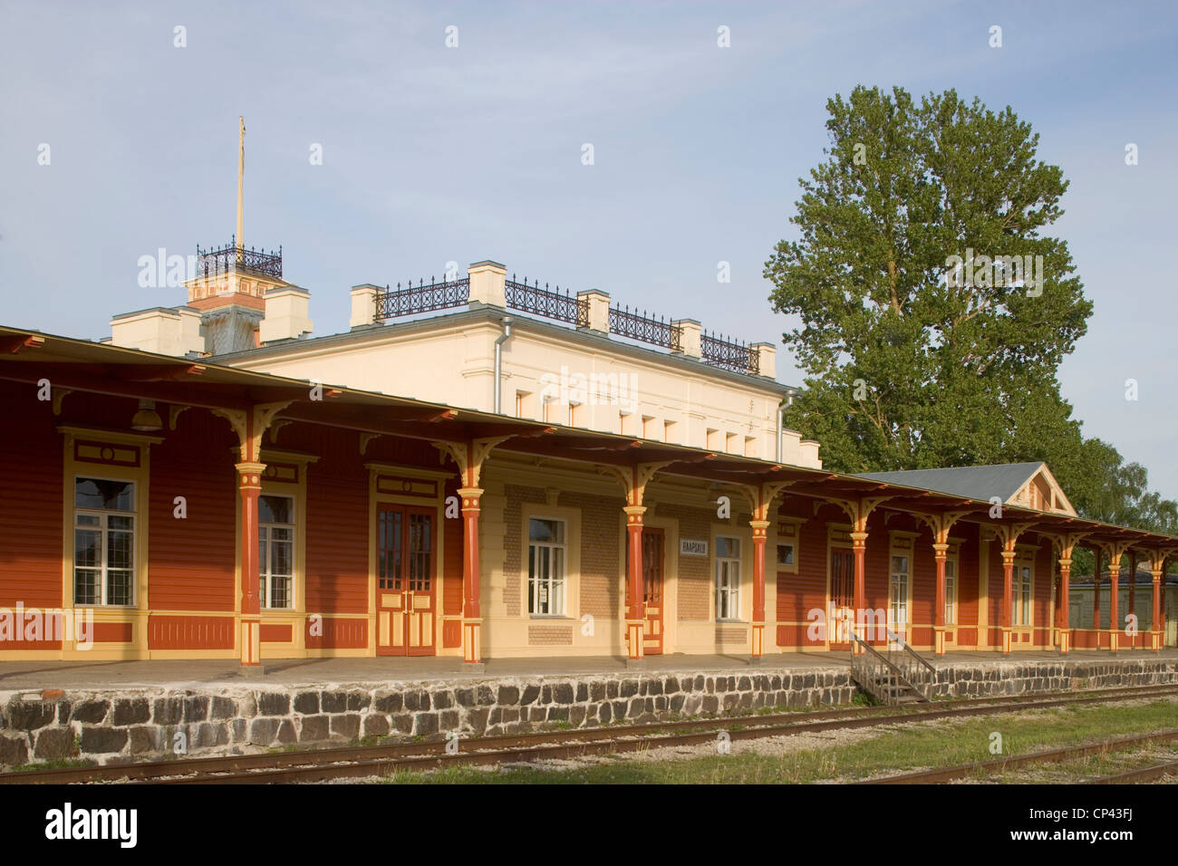 Estonia - County LAANEMAE - Haapsalu. Ex stazione ferroviaria (1904) che ospita oggi il museo delle ferrovie estoni Foto Stock