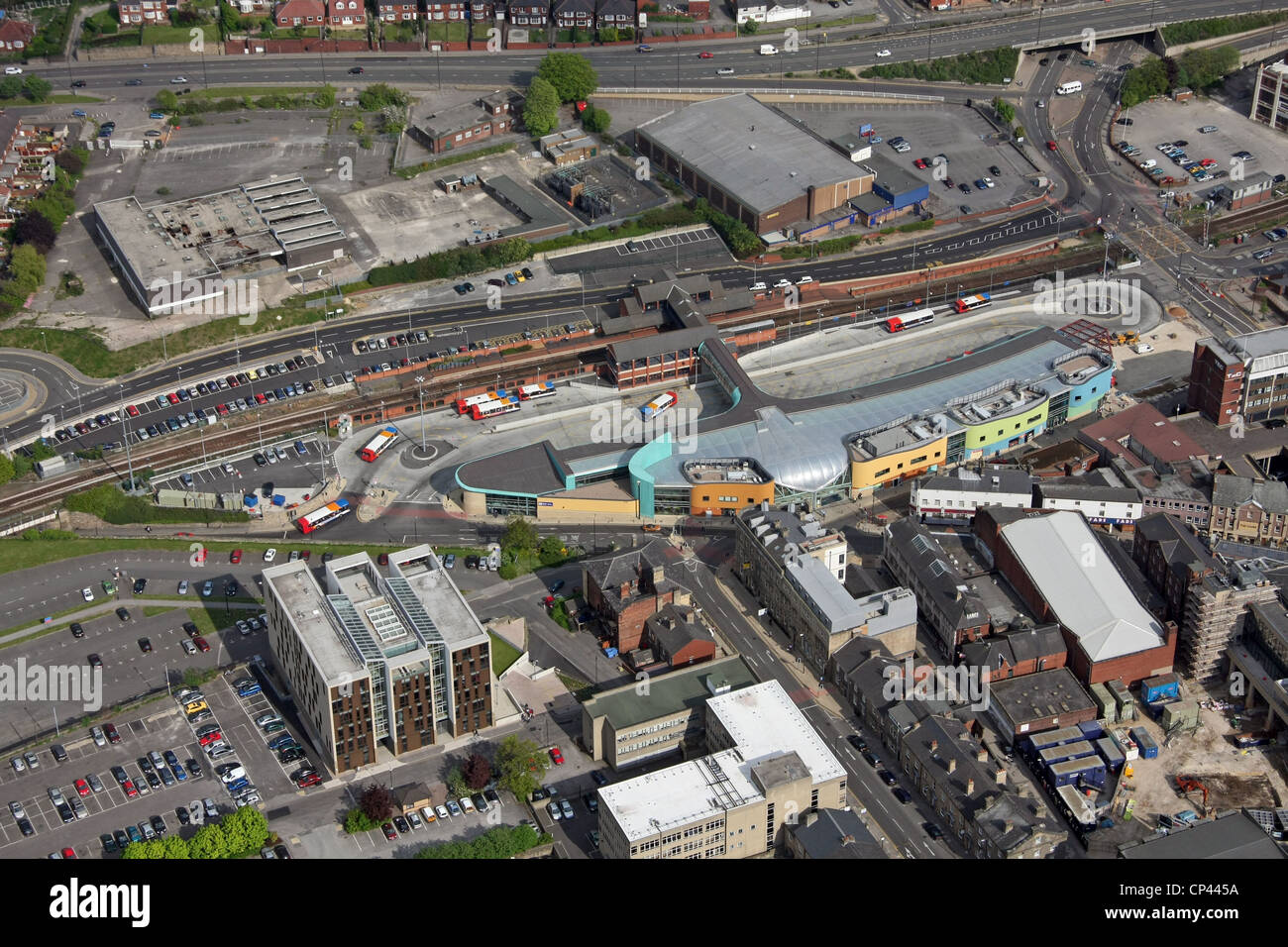 Vista aerea di Barnsley interscambio, la stazione ferroviaria e quella degli autobus Foto Stock