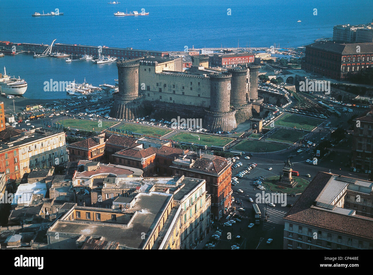Campania - Napoli. Vista maschile del dominio angioino o Castel Nuovo. Foto Stock