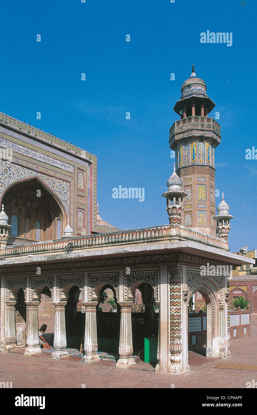 Pakistan - Il Punjab - Lahore. Il Wazir Khan moschea, costruito nel 1634. Architettura di Mughal. Foto Stock
