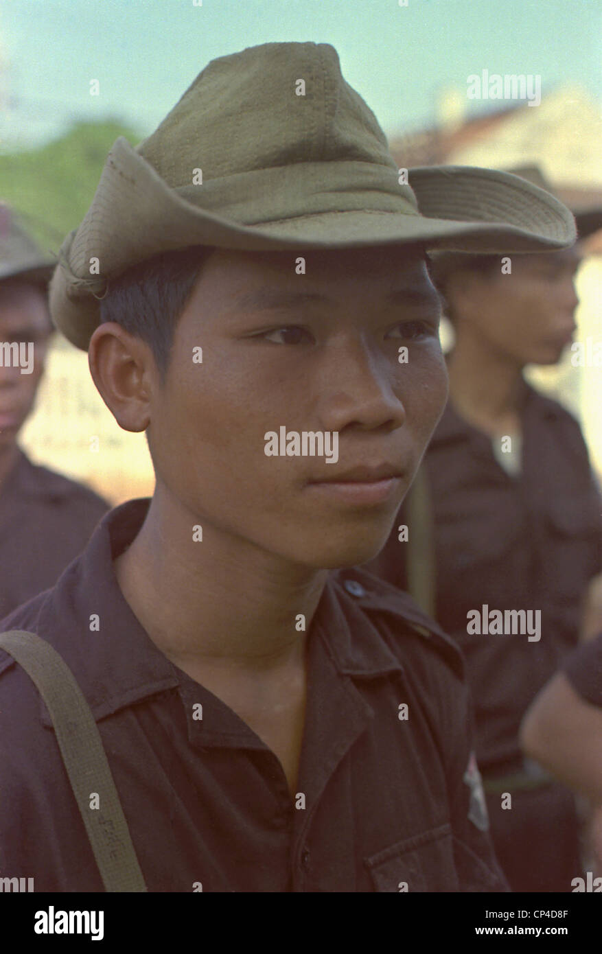Guerra del Vietnam. Ritratto di un ex-Viet Cong che ora è arruolato nella propaganda armata Team. Tali squadre, utilizzato per la prima volta da nord Foto Stock